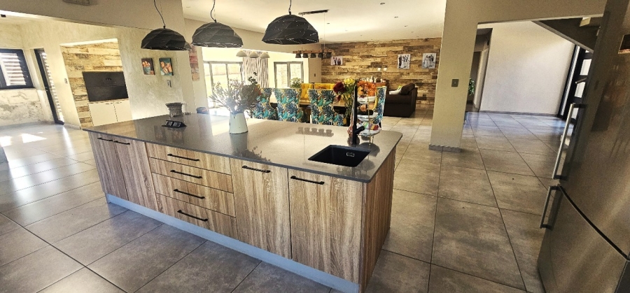 To Let 7 Bedroom Property for Rent in Wigwam North West